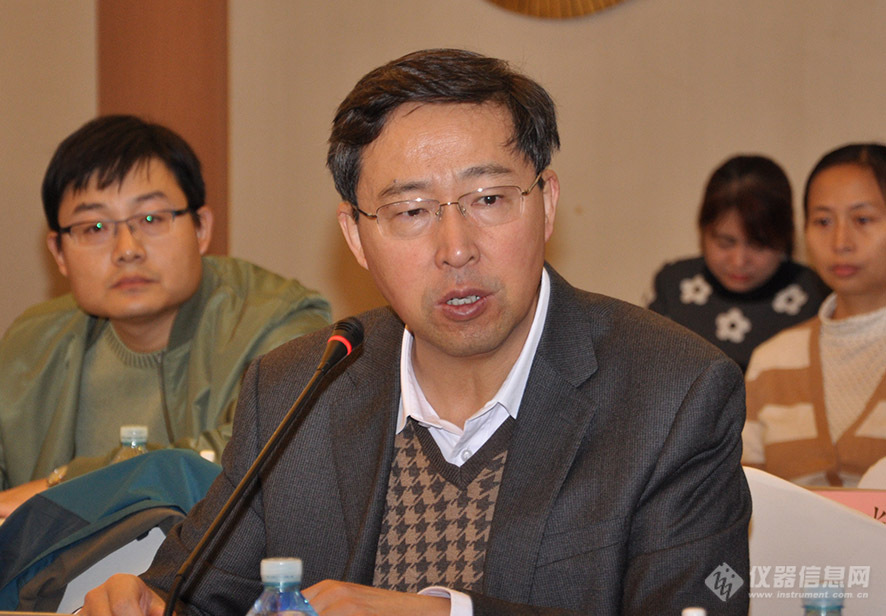 关亚风.jpg